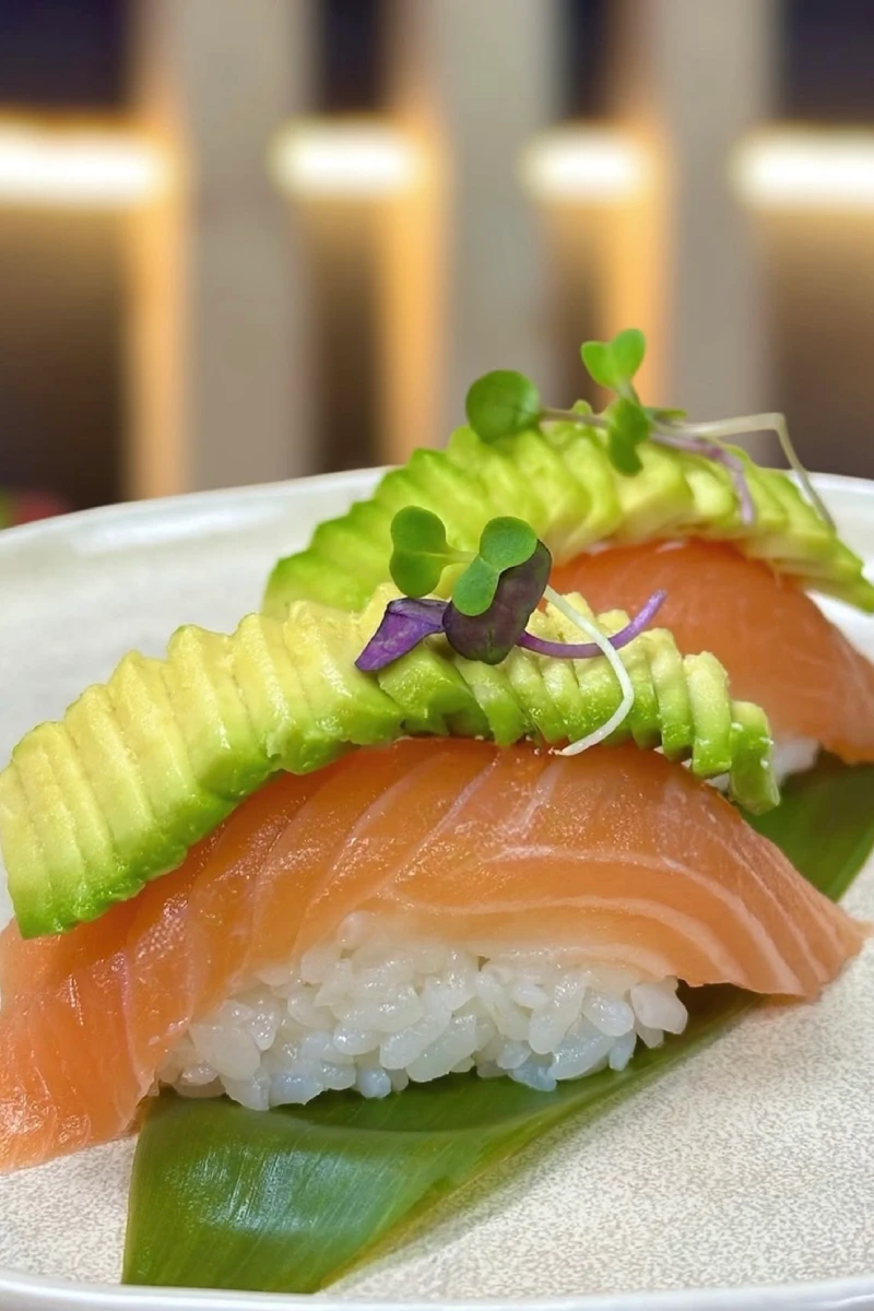 Nigiri Sake Avocado